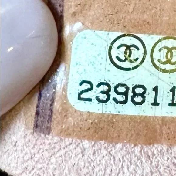 sold x Chanel Tweed & Pink Lambskin Classic Flap Bag - Picture 13 of 16